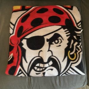 Pirates throw blanket